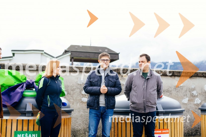  Simona Bergant, vodja sektorja Odpadki, Komunala Kranj;  Matjaž Rakovec, župan Mestne občine Kranj;  Primož Bavdek, predsednik sveta KS BesnicaOdprtje novih podzemnih zbiralnic, Mestna občina Kranj
