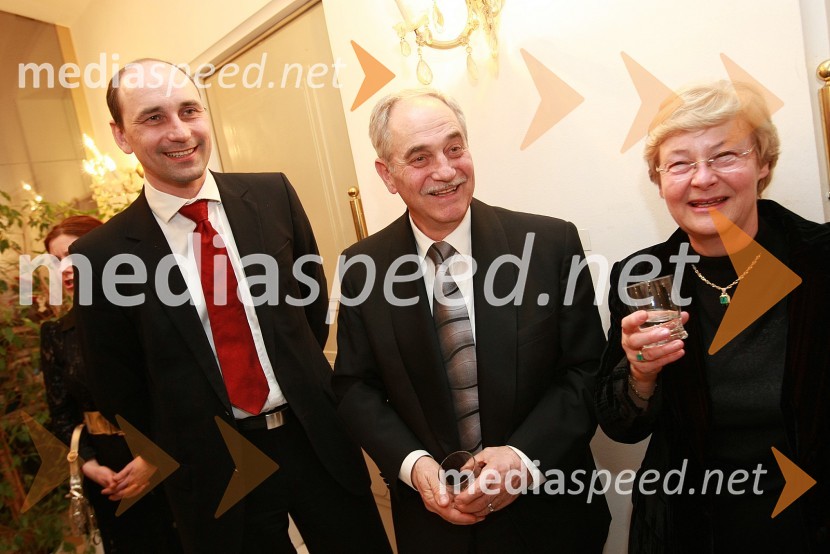 Matjaž Kovačič, predsednik uprave Nove KBM, Rudi Moge, nekdanji poslanec DZ in njegova soproga Alojzija Moge-Čas, odvetnicaZlatorog, premiera opere