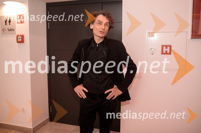  Jure Longyka, moderatorNevidna ženska, premiera