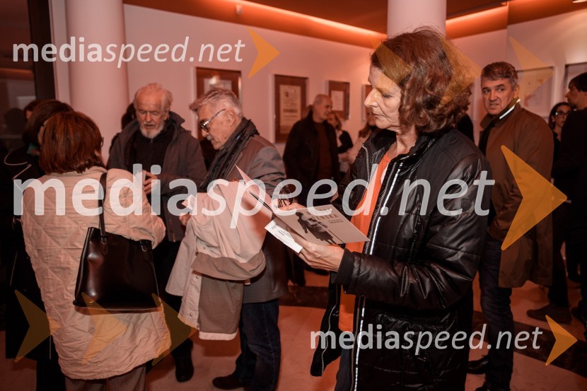 Nevidna ženska, premiera