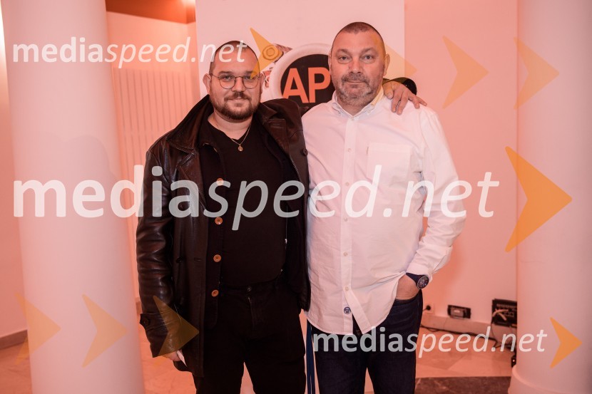 Nevidna ženska, premiera