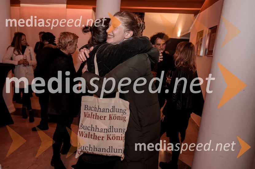  ... ;  Špela Frlic, igralkaNevidna ženska, premiera