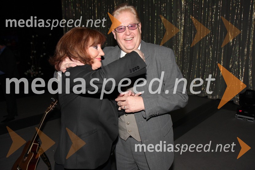 Tereza Kesovija, hrvaška pevka in Vinko Šimek, humoristTereza Kesovija, koncert v Mondu