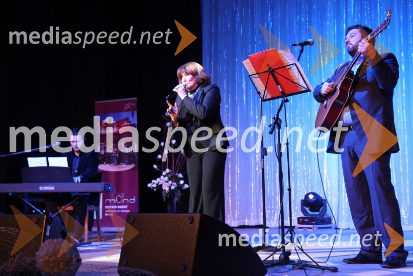 Tereza Kesovija, hrvaška pevkaTereza Kesovija, koncert v Mondu