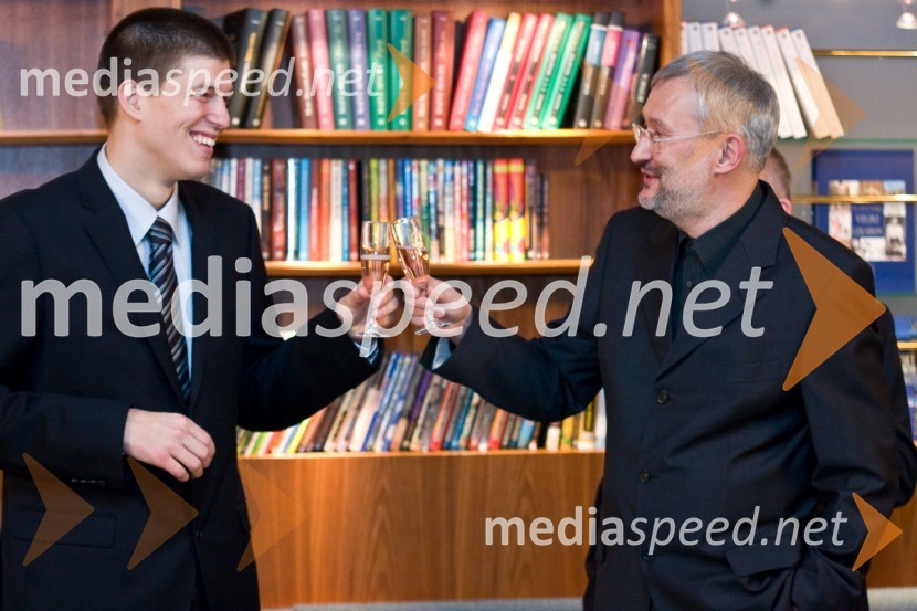 Goran Vojnović, pisatelj in Miran Zupanič, režiser in scenarist, prejemnika nagrade Prešernovega sklada 2009Podelitev Prešernovih nagrad 2009