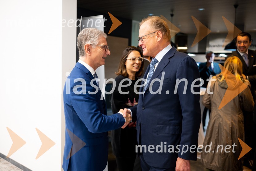  Franjo Bobinac, podpredsednik in generalni direktor za globalni marketing, Hisense International., predsednik Rokometne zveze Slovenije;  Janez  Škrabec, direktor Riko d.o.o.Srečanje državnega sekretarja Štucina s člani Slovenskega konzularnega zbora