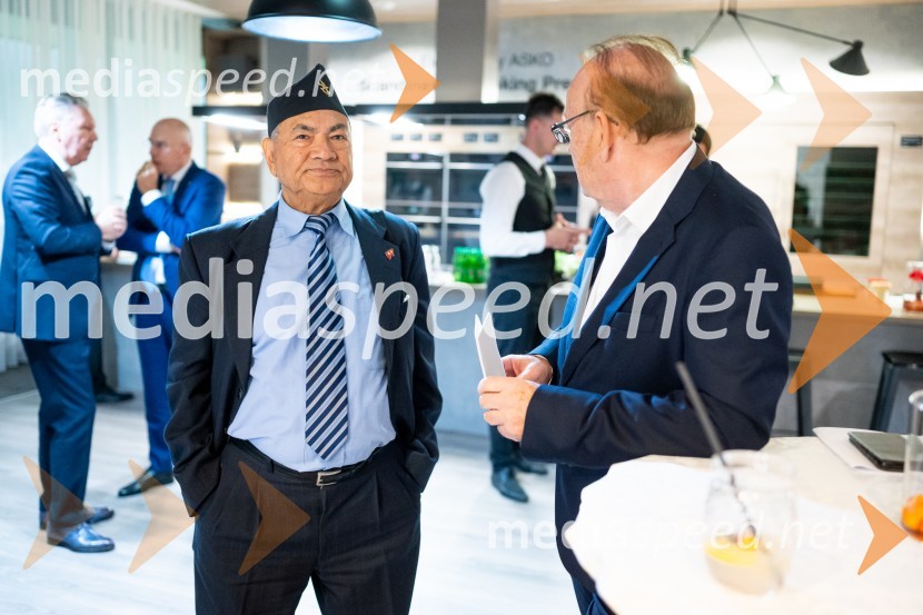   Aswin Kumar Shrestha, častni generalni konzul Nepala;  ... Srečanje državnega sekretarja Štucina s člani Slovenskega konzularnega zbora