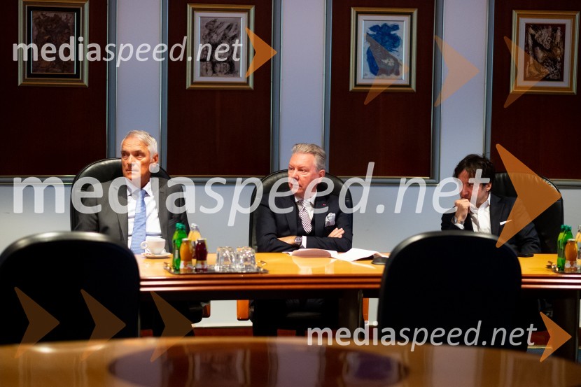  ... ;  ... ;  Tomaž Kavčič, kuharski mojster, Pri Lojzetu, Zemono, podpredsednik BASSSrečanje državnega sekretarja Štucina s člani Slovenskega konzularnega zbora