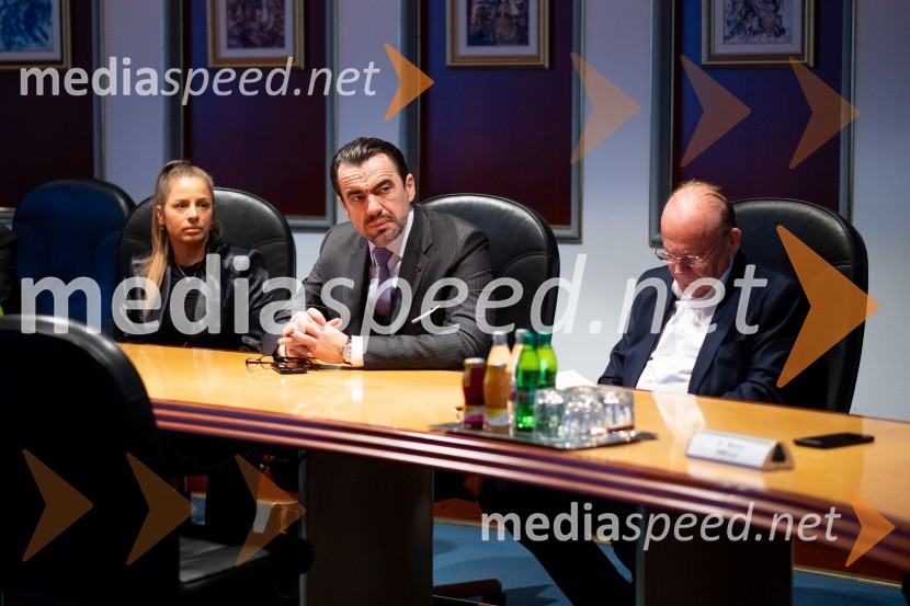  ... ;  Vojislav Kovač,  častni konzul Črne Gore v Sloveniji;  ... Srečanje državnega sekretarja Štucina s člani Slovenskega konzularnega zbora