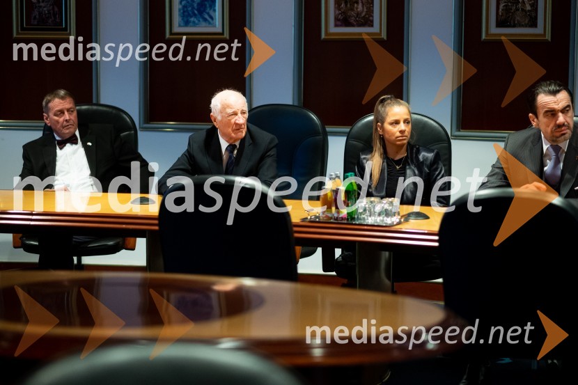  ... ;  prof. dr. Šime Ivanjko,  upokojeni predavatelj Pravne fakultete Univerze v Mariboru;  ... ;  Vojislav Kovač,  častni konzul Črne Gore v SlovenijiSrečanje državnega sekretarja Štucina s člani Slovenskega konzularnega zbora