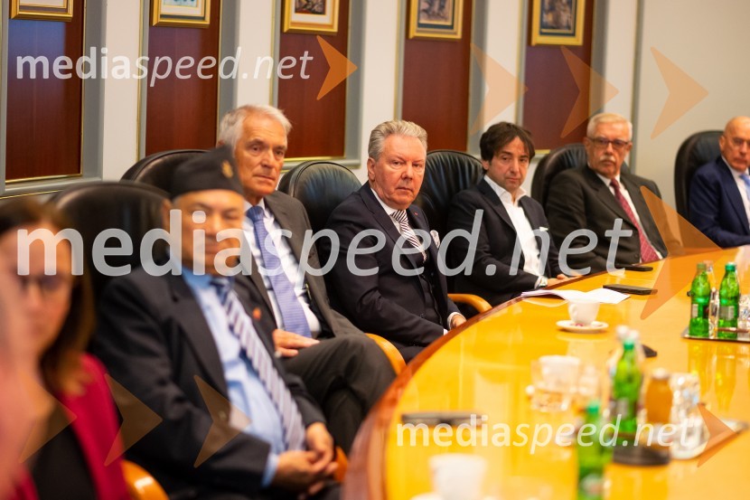  ... ;  ... ;  Tomaž Kavčič, kuharski mojster, Pri Lojzetu, Zemono, podpredsednik BASS;  ... Srečanje državnega sekretarja Štucina s člani Slovenskega konzularnega zbora