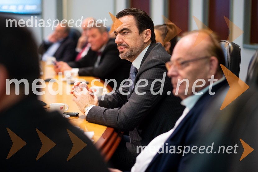  Vojislav Kovač,  častni konzul Črne Gore v SlovenijiSrečanje državnega sekretarja Štucina s člani Slovenskega konzularnega zbora