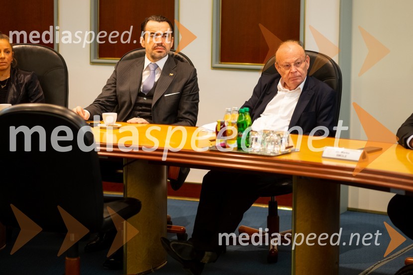  Vojislav Kovač,  častni konzul Črne Gore v Sloveniji;  ... Srečanje državnega sekretarja Štucina s člani Slovenskega konzularnega zbora