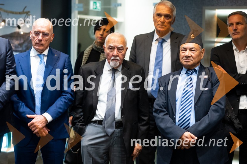  ... ;  Zala Andrina Razinger, sekretariat, Slovenski konzularni zbor;  ... ;  ... ;   Aswin Kumar Shrestha, častni generalni konzul Nepala;  ... Srečanje državnega sekretarja Štucina s člani Slovenskega konzularnega zbora