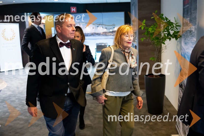  Gorazd Šifrer, notar;  Nevenka Leban Orešič, pianistka, častna konzulka Republike LitveSrečanje državnega sekretarja Štucina s člani Slovenskega konzularnega zbora