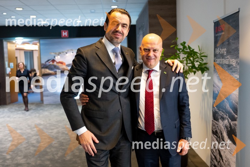  Vojislav Kovač,  častni konzul Črne Gore v Sloveniji; mag. Ivan Knezevič, kirurgSrečanje državnega sekretarja Štucina s člani Slovenskega konzularnega zbora