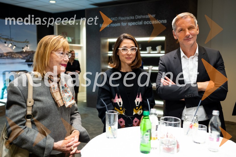  Nevenka Leban Orešič, pianistka, častna konzulka Republike Litve;  ... ;  ... Srečanje državnega sekretarja Štucina s člani Slovenskega konzularnega zbora