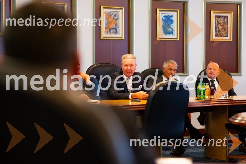 Srečanje državnega sekretarja Štucina s člani Slovenskega konzularnega zbora