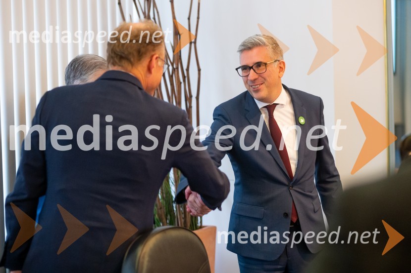  Janez  Škrabec, direktor Riko d.o.o.; mag. Marko Štucin, državni sekretar MZZSrečanje državnega sekretarja Štucina s člani Slovenskega konzularnega zbora