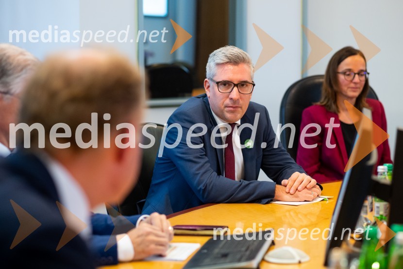 mag. Marko Štucin, državni sekretar MZZSrečanje državnega sekretarja Štucina s člani Slovenskega konzularnega zbora