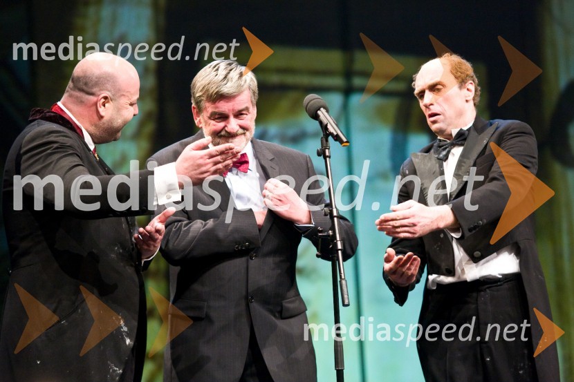 Jernej Šugman in Janez Škof, povezovalca prireditve, v sredini Jaroslav Skrušny, predsednik Upravnega odbora Prešernovega skladaPodelitev Prešernovih nagrad 2009