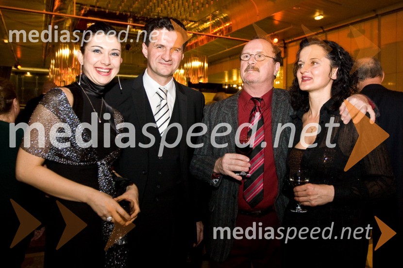 Jerca Legan, antropologinja, Milan M. Cvikl, generalni sekretar Vlade RS in Tomaž Domicelj in Irena Brunec - Tébi, umetnicaPodelitev Prešernovih nagrad 2009