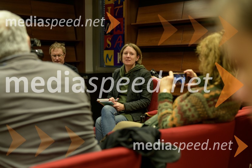  Ana Geršak, literarna kritičarka, urednica za leposlovje in intervjuje ter prevajalkaPredstavitev novo izdanih knjig založbe Goga, novinarska konferenca