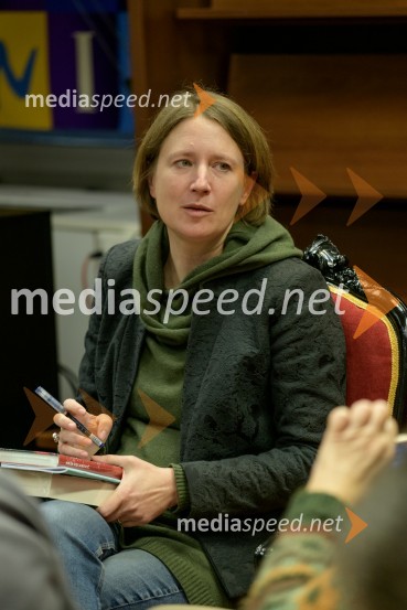  Ana Geršak, literarna kritičarka, urednica za leposlovje in intervjuje ter prevajalkaPredstavitev novo izdanih knjig založbe Goga, novinarska konferenca