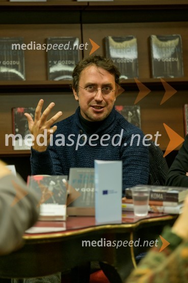 dr. Mirt Komel, filozof, sociolog, dramatik, esejist in prevajalecPredstavitev novo izdanih knjig založbe Goga, novinarska konferenca