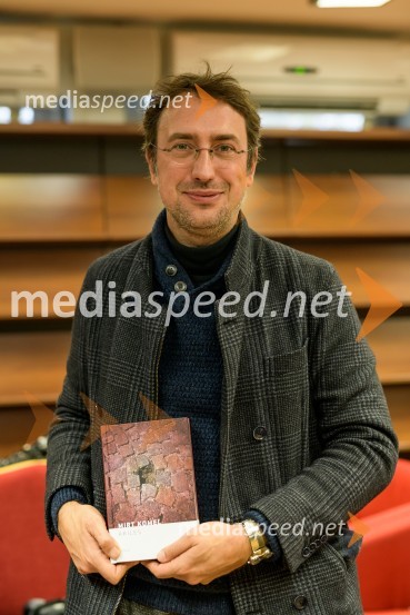 dr. Mirt Komel, filozof, sociolog, dramatik, esejist in prevajalecPredstavitev novo izdanih knjig založbe Goga, novinarska konferenca