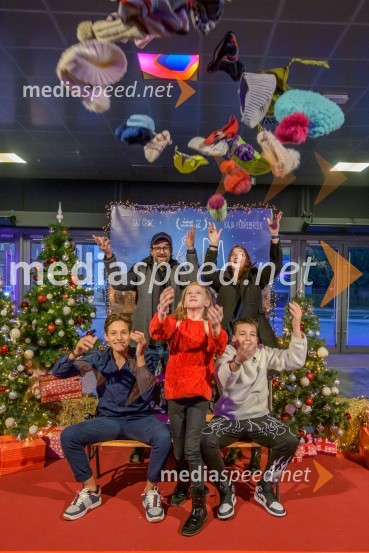  Tilen Kolbe, igralec;  Slobodan Maksimović, režiser;  Kaja Podrebersek, igralka;  Ida Weiss, producentka;  Emil Kulović, igralecPremiera prvega slovenskega  božičnega filma KAPA  v Mariboxu