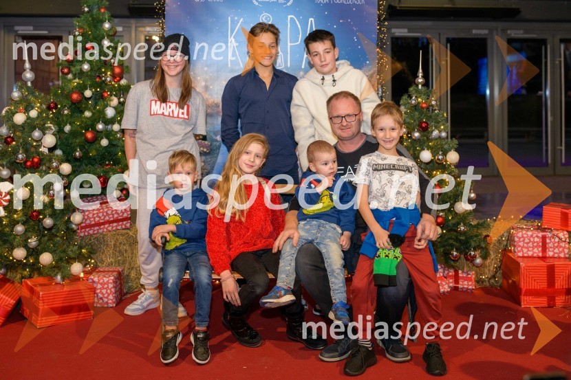  ... ;  ... ;  Kaja Podrebersek, igralka;  Tilen Kolbe, igralec;  ... ;  Emil Kulović, igralec;  ... ;  ... Premiera prvega slovenskega  božičnega filma KAPA  v Mariboxu