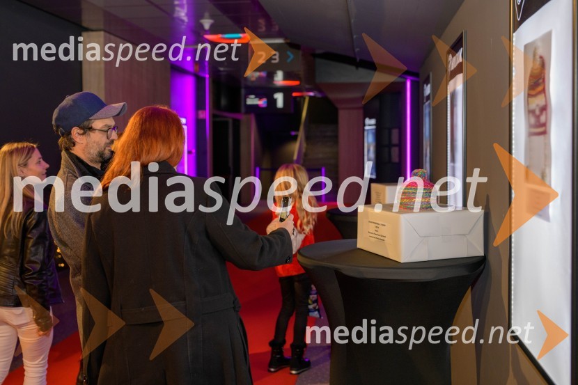  Slobodan Maksimović, režiser;  Ida Weiss, producentkaPremiera prvega slovenskega  božičnega filma KAPA  v Mariboxu