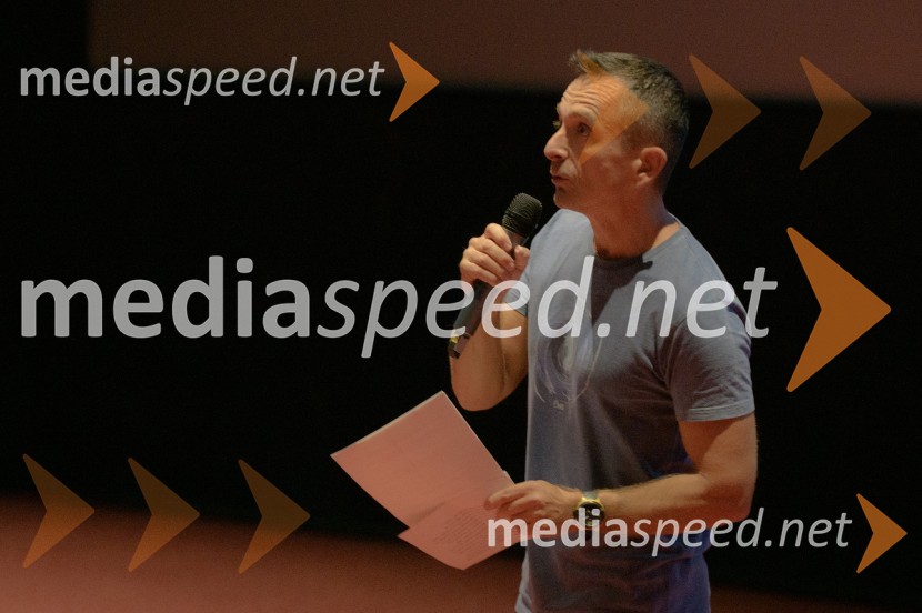  Damijan Vinter, voditeljPremiera prvega slovenskega  božičnega filma KAPA  v Mariboxu