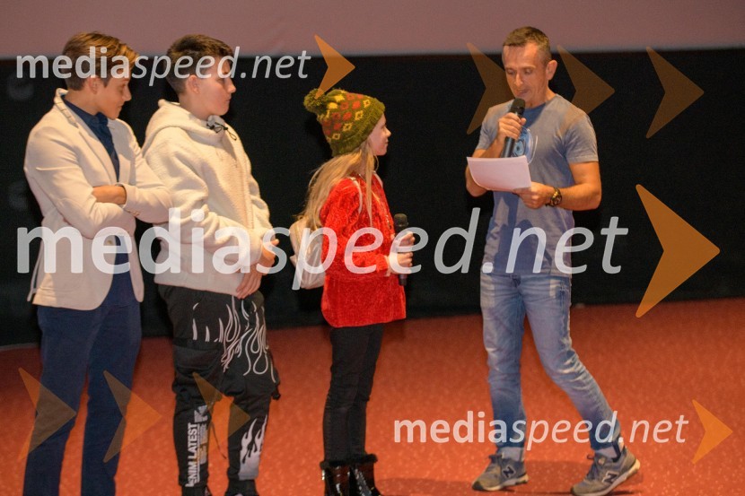  Tilen Kolbe, igralec;  Emil Kulović, igralec;  Kaja Podrebersek, igralka;  Damijan Vinter, voditeljPremiera prvega slovenskega  božičnega filma KAPA  v Mariboxu