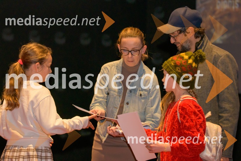  ... ;  ... ;  Kaja Podrebersek, igralka;  Slobodan Maksimović, režiserPremiera prvega slovenskega  božičnega filma KAPA  v Mariboxu