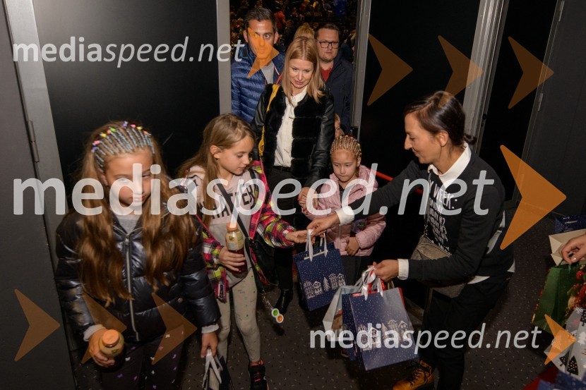  ... ;  ... ;  ... ;  Jagoda Đorđević, Pepermint PRPremiera prvega slovenskega  božičnega filma KAPA  v Mariboxu