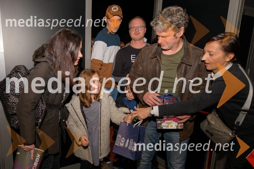  ... ;  ... ;  ... ;  Jagoda Đorđević, Pepermint PRPremiera prvega slovenskega  božičnega filma KAPA  v Mariboxu