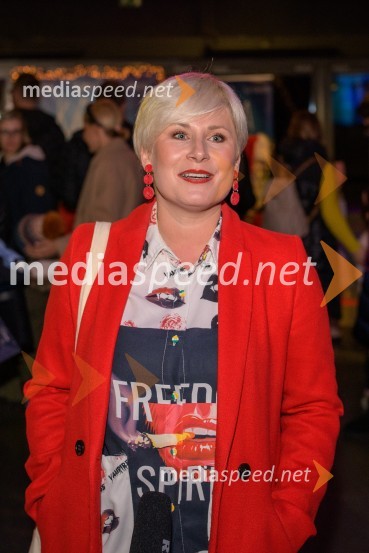  Ana  Praznik, voditeljica, pevka BepopPremiera prvega slovenskega  božičnega filma KAPA  v Mariboxu