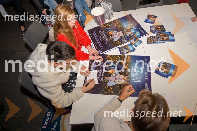  Emil Kulović, igralec;  Kaja Podrebersek, igralkaPremiera prvega slovenskega  božičnega filma KAPA  v Mariboxu