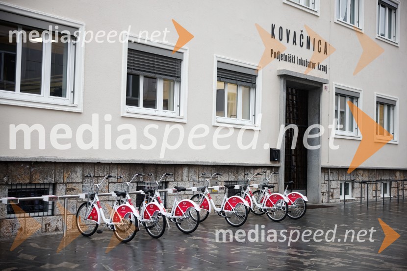 Odprtje dnevno varstvenega centra na Planini