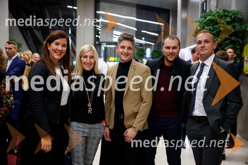  Živa Praprotnik;  Vida Dolenc Pogačnik, namestnica direktorice Amcham  (Ameriške gospodarske zbornice);  ... ;  ... ;  ... Poslovna liderka in poslovni lider 2023