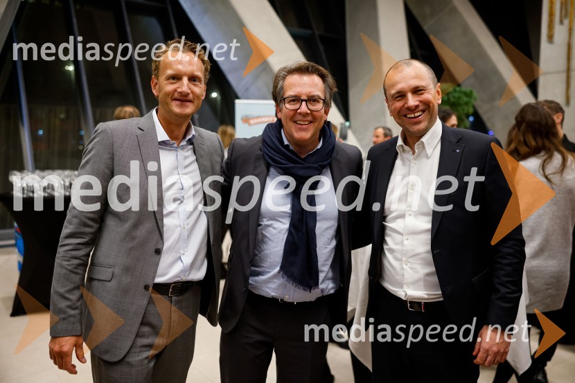  ... ;  Vasko Berden, mentor, AmCham;  Blaž Brodnjak, predsednik AmCham Slovenija, predsednik uprave NLB, Manager leta 2022.Poslovna liderka in poslovni lider 2023