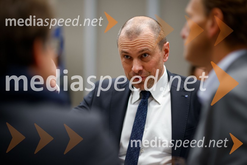  Blaž Brodnjak, predsednik AmCham Slovenija, predsednik uprave NLB, Manager leta 2022.Poslovna liderka in poslovni lider 2023