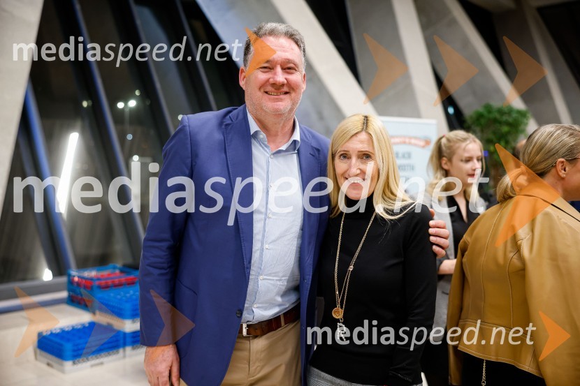  Aleš Logar, PremiumBar;  Vida Dolenc Pogačnik, namestnica direktorice Amcham  (Ameriške gospodarske zbornice)Poslovna liderka in poslovni lider 2023