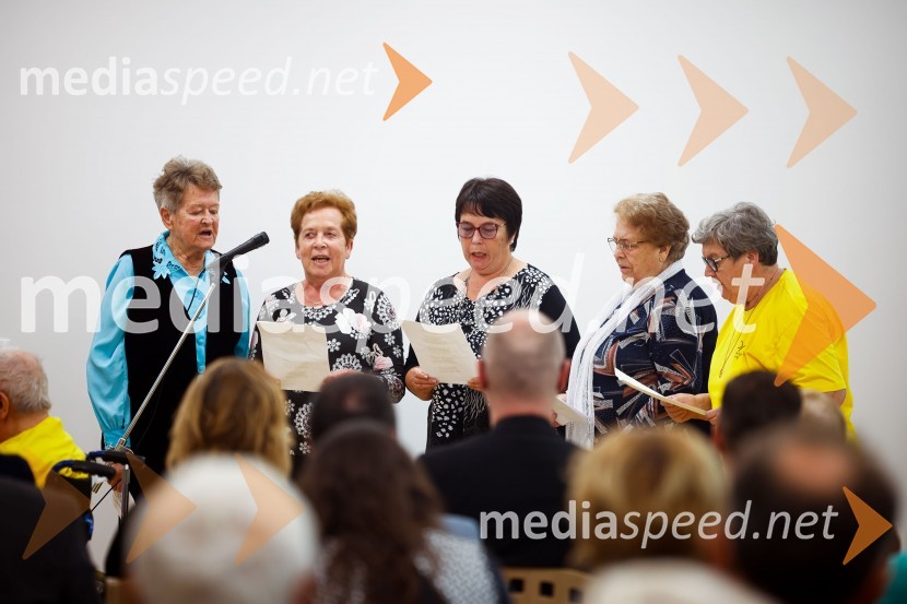 Odprtje dnevno varstvenega centra na Planini