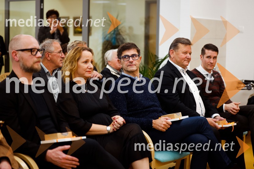  Primož Siter, glasbenik, radijski urednik, aktivist, politik;  Nadja Gantar, direktorica, Dom upokojencev Kranj;  Matjaž Rakovec, župan Mestne občine Kranj; dr. Aleksander Jevšek, minister za razvoj in EU kohezijsko politiko;  Janez Černe, podžupan Mestne občine KranjOdprtje dnevno varstvenega centra na Planini