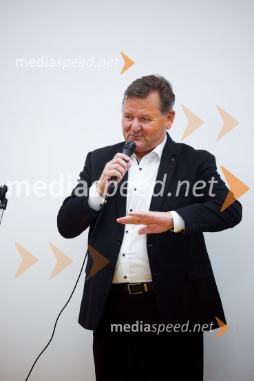 dr. Aleksander Jevšek, minister za razvoj in EU kohezijsko politikoOdprtje dnevno varstvenega centra na Planini