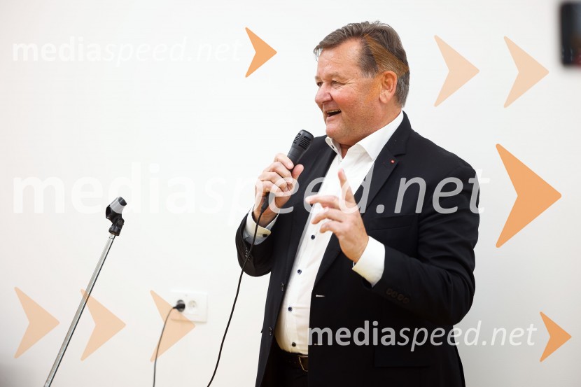 dr. Aleksander Jevšek, minister za razvoj in EU kohezijsko politikoOdprtje dnevno varstvenega centra na Planini