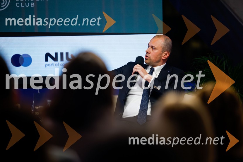  Blaž Brodnjak, predsednik AmCham Slovenija, predsednik uprave NLB, Manager leta 2022.Poslovna liderka in poslovni lider 2023